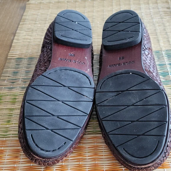 COLE HAAN MENS LEATHER TASSEL LOAFERS - Picture 4 of 12